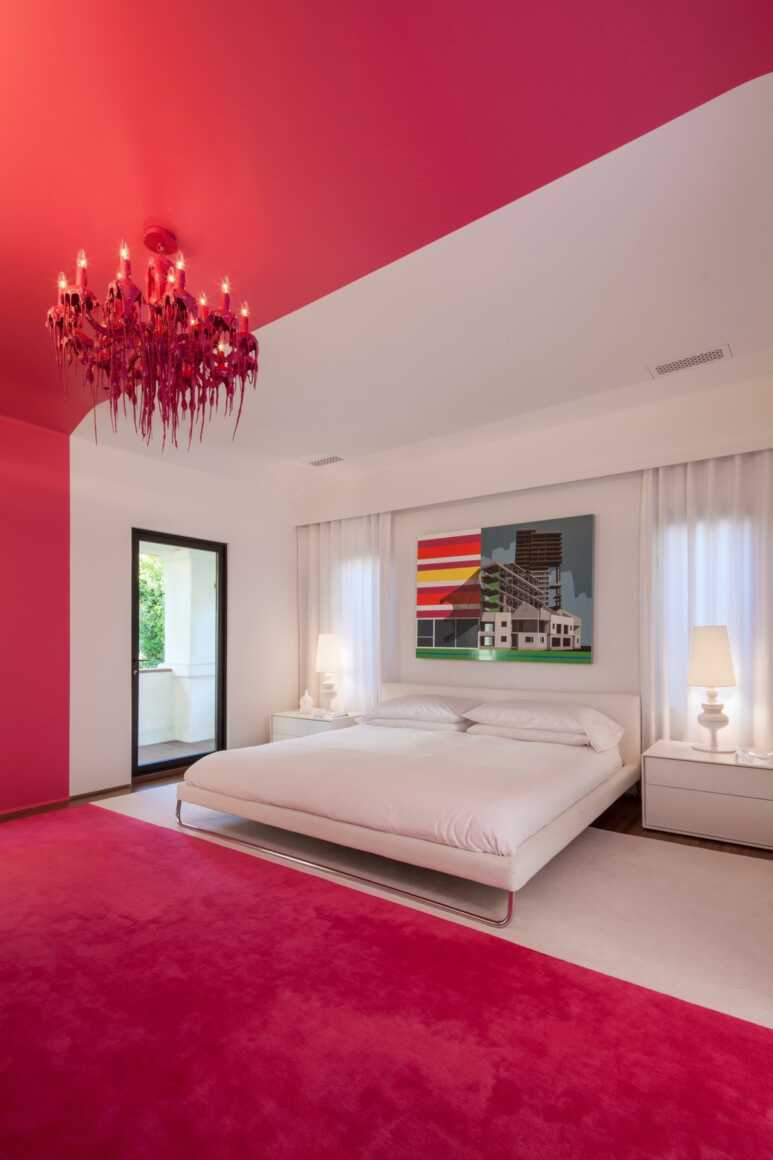 Bold and refreshing bedroom look with shocking pink and white