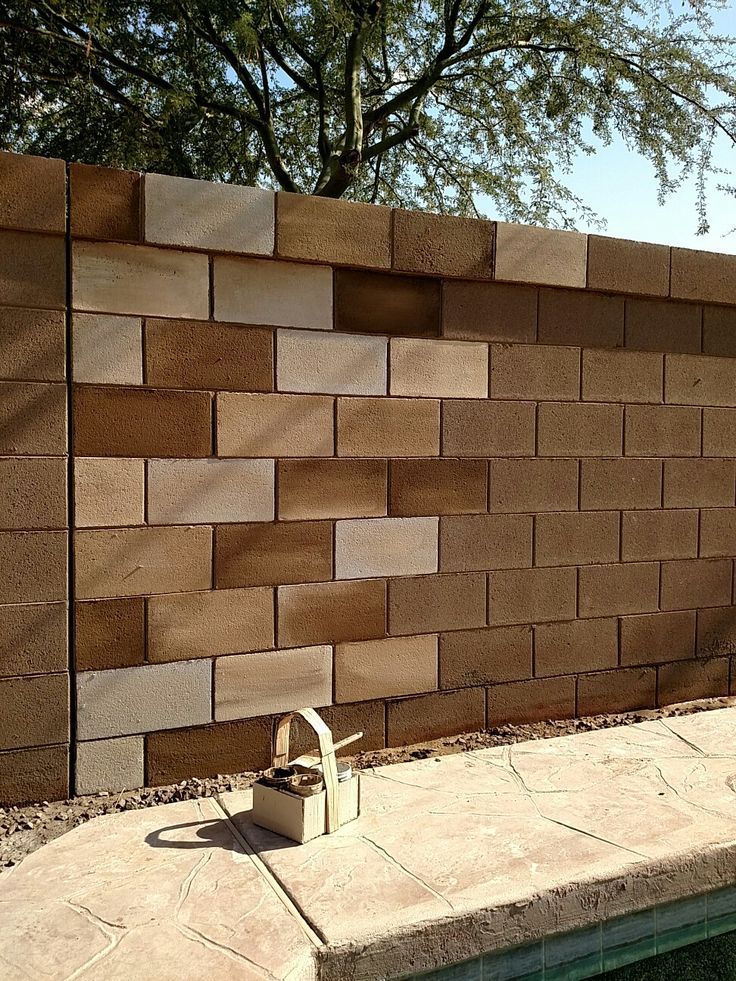 The calming cinder blocks with earth tone wall painting